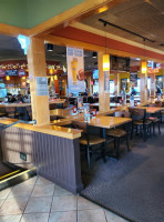 Applebee's Kendallville inside