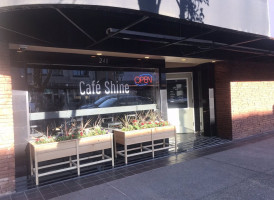 Cafe Shine outside