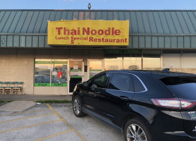 Thai Noodle outside