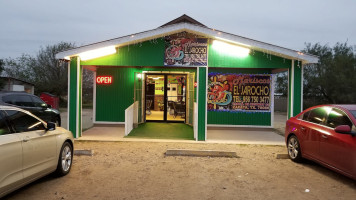 Mariscos El Jarocho outside