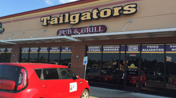 Tailgators Pub Grill outside