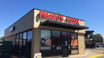 Figaro's Pizza outside