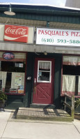 Pasquale's Pizza outside