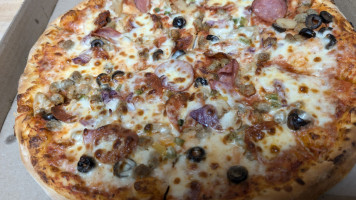 Great American Pizza food