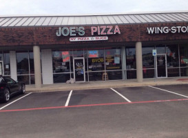 Joe's Pizza outside