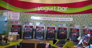 Menchie's Frozen Yogurt food