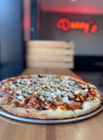 Dunny's Pizza food