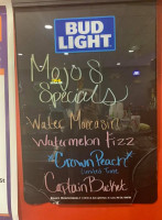 Mojo's Famous Burgers food