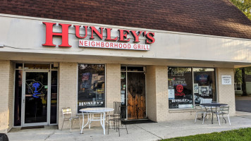 Hunley's Neighborhood Grill food