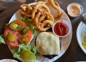 Creekside Inn food