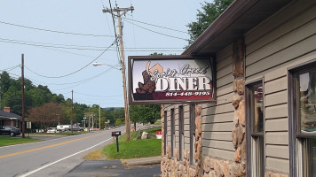 Spring Creek Diner outside