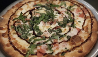 Hawthorne's New York Pizza And Ballantyne food