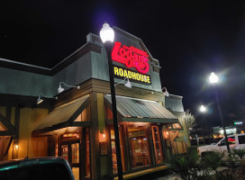 Logan's Roadhouse outside