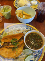 Uno Taqueria food