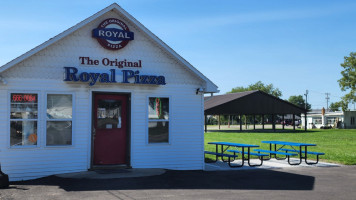 Original Royal Pizza Co. inside