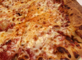 Uncle Maddio's Pizza Waterford food