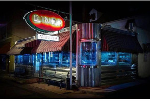 Angelo's Glassboro Diner outside