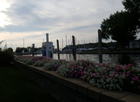 Sandbar Grille outside