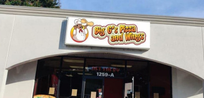 Big G's Pizza Wings outside