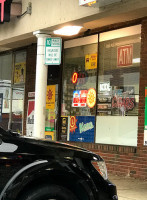 Ballard Liquors outside