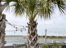 The Boathouse At Breach Inlet food