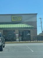 Dickey's Barbecue Pit food