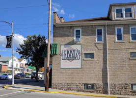 Rizzo's Of Windber food