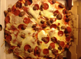 Carbone's Pizzeria food