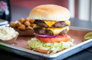 Melvin's Legendary Barbecue food