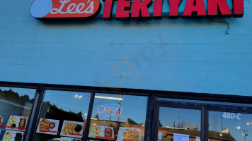 Lee's Teriyaki food