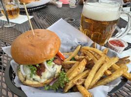 Benson's Tavern Beer Garden food