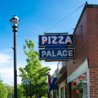 Mike's Pizza Palace outside