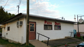 Pizza Dan's inside