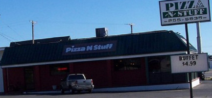 Pizza-n-stuff outside