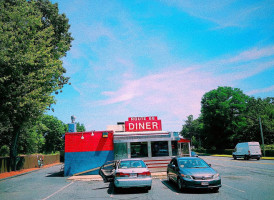 Route 66 Diner outside