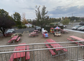 Red Rooster Drive-in outside