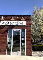 Café Niche outside