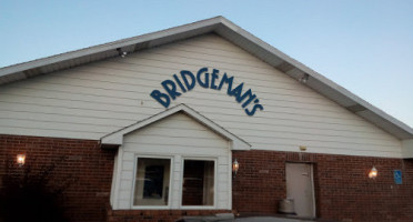 Bridgeman's Restaurant outside