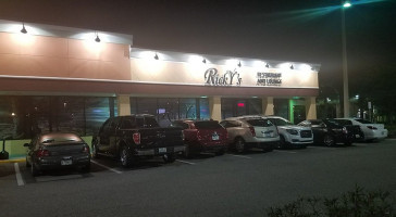 Ricky's Apollo Beach food