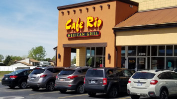 Cafe Rio Mexican Grill outside