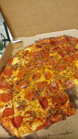 Monty's Original Pizza food