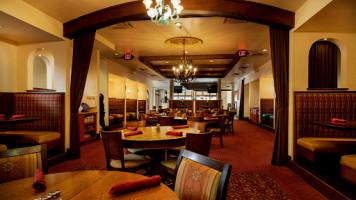 Green Hills Grille inside