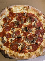 Arella Pizzeria food