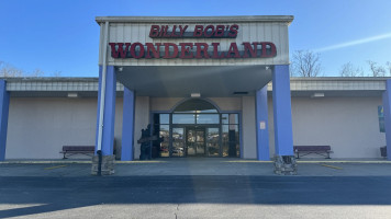 Billy Bob's Wonderland outside