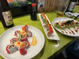 Tona Sushi And Grill food