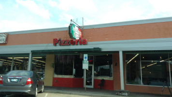 Papa Angelo's Pizzeria outside