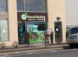 Hamza Madina Halal Food outside