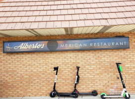 Alberto's Mexican food