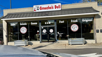 Groucho's Deli food