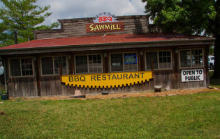 Sawmill Bbq outside